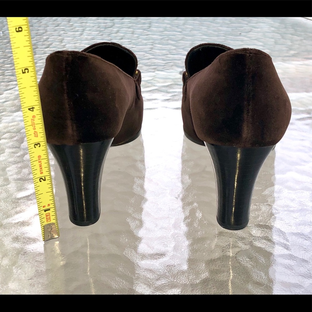 NIB Bruno Magli Brown Velvet Heeled Loafers - Picture 7 of 8